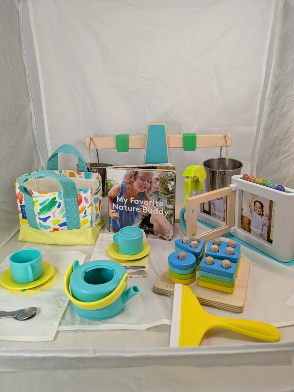 Lovevery The Enthusiast Play Kit 28, 29, 30+ (2 year olds/Toddlers)